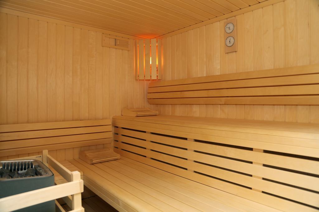 Logis Hotel Restaurant Spa Beau Site Luxeuil-les-Bains Buitenkant foto