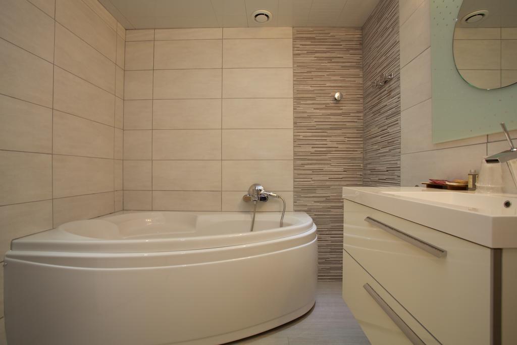 Logis Hotel Restaurant Spa Beau Site Luxeuil-les-Bains Buitenkant foto