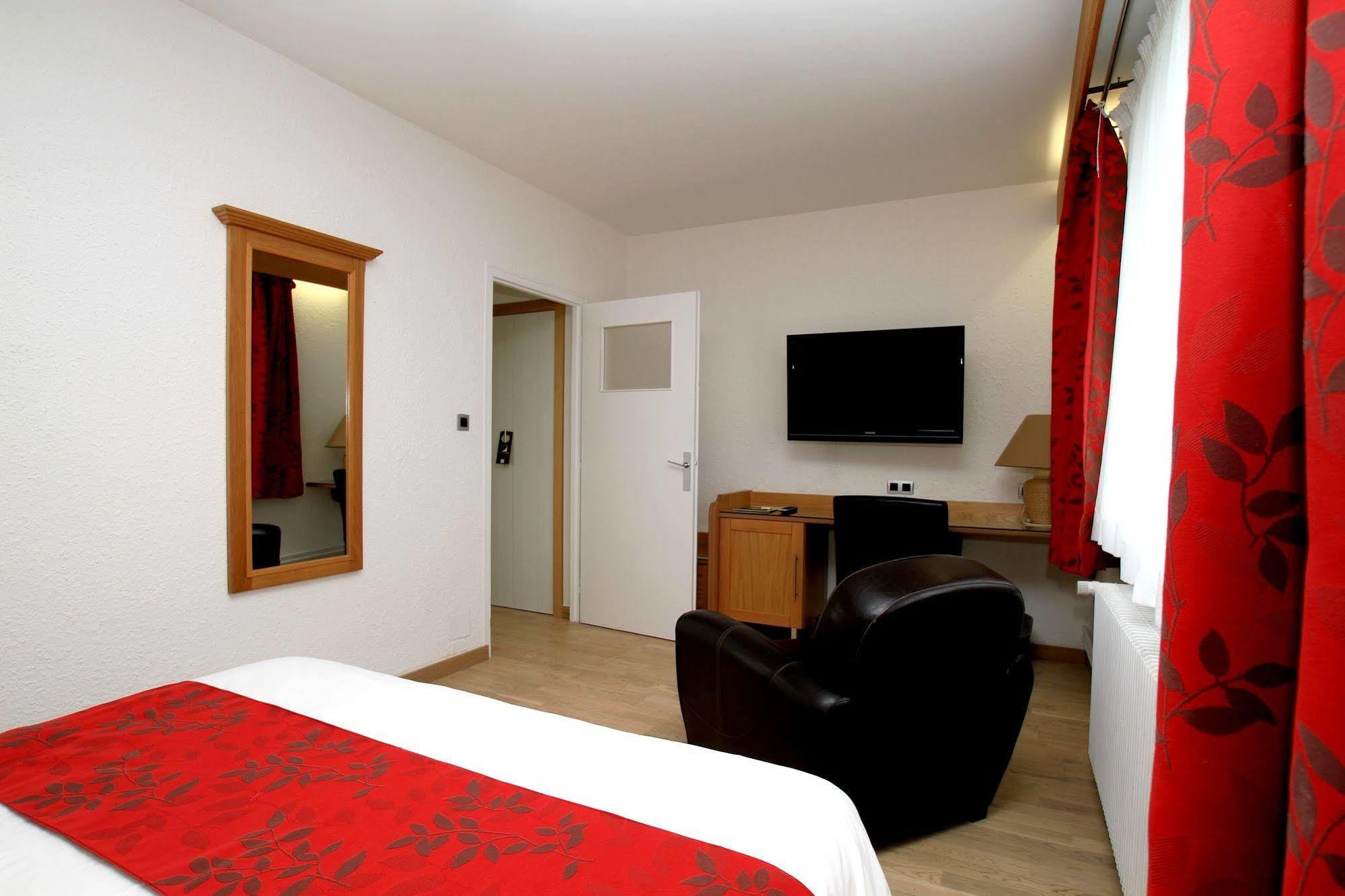 Logis Hotel Restaurant Spa Beau Site Luxeuil-les-Bains Buitenkant foto