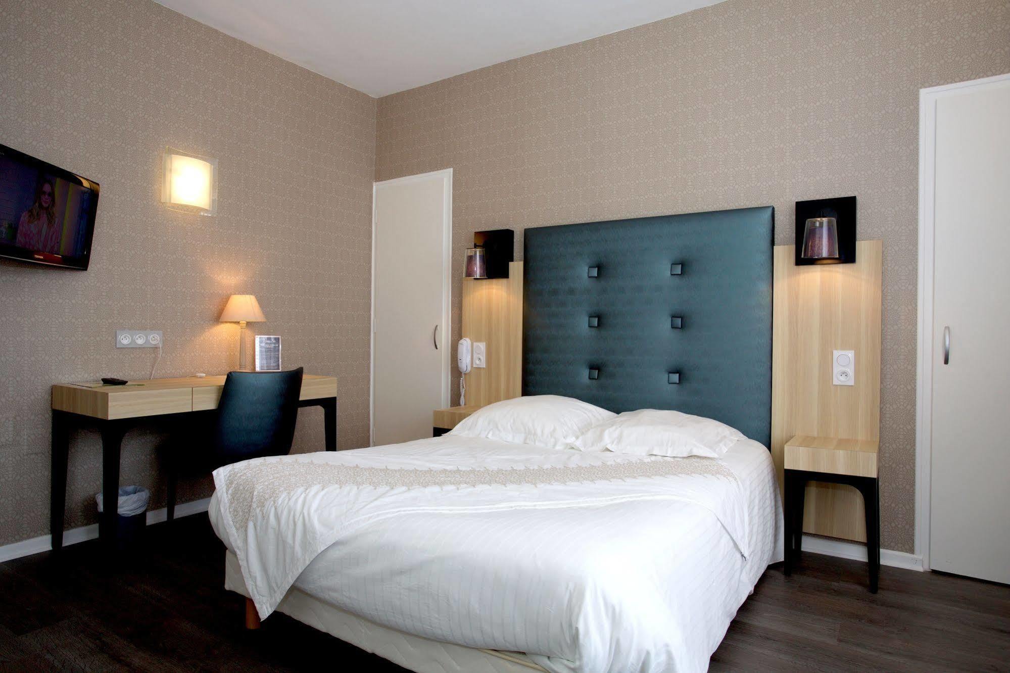 Logis Hotel Restaurant Spa Beau Site Luxeuil-les-Bains Buitenkant foto