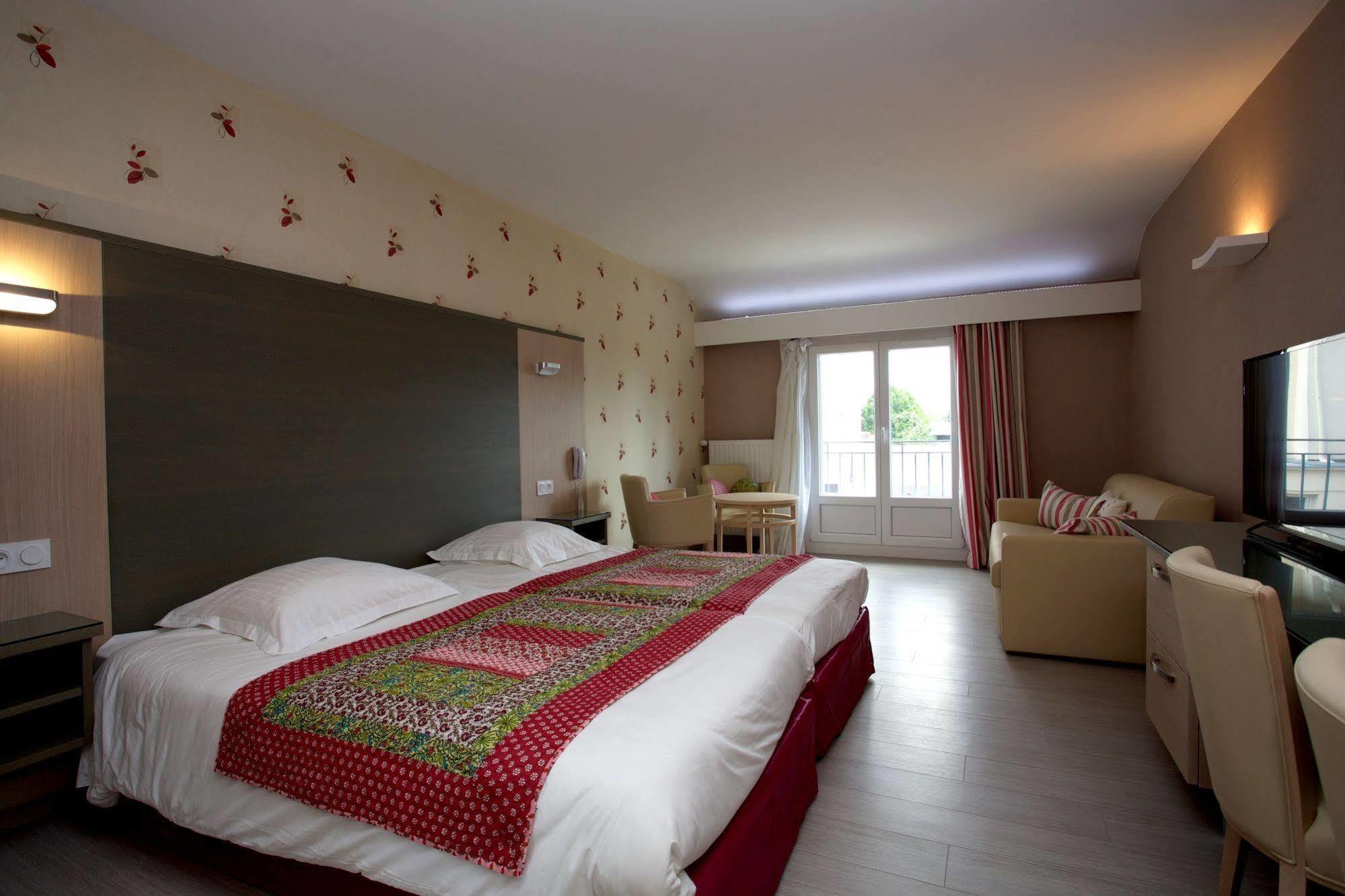 Logis Hotel Restaurant Spa Beau Site Luxeuil-les-Bains Buitenkant foto