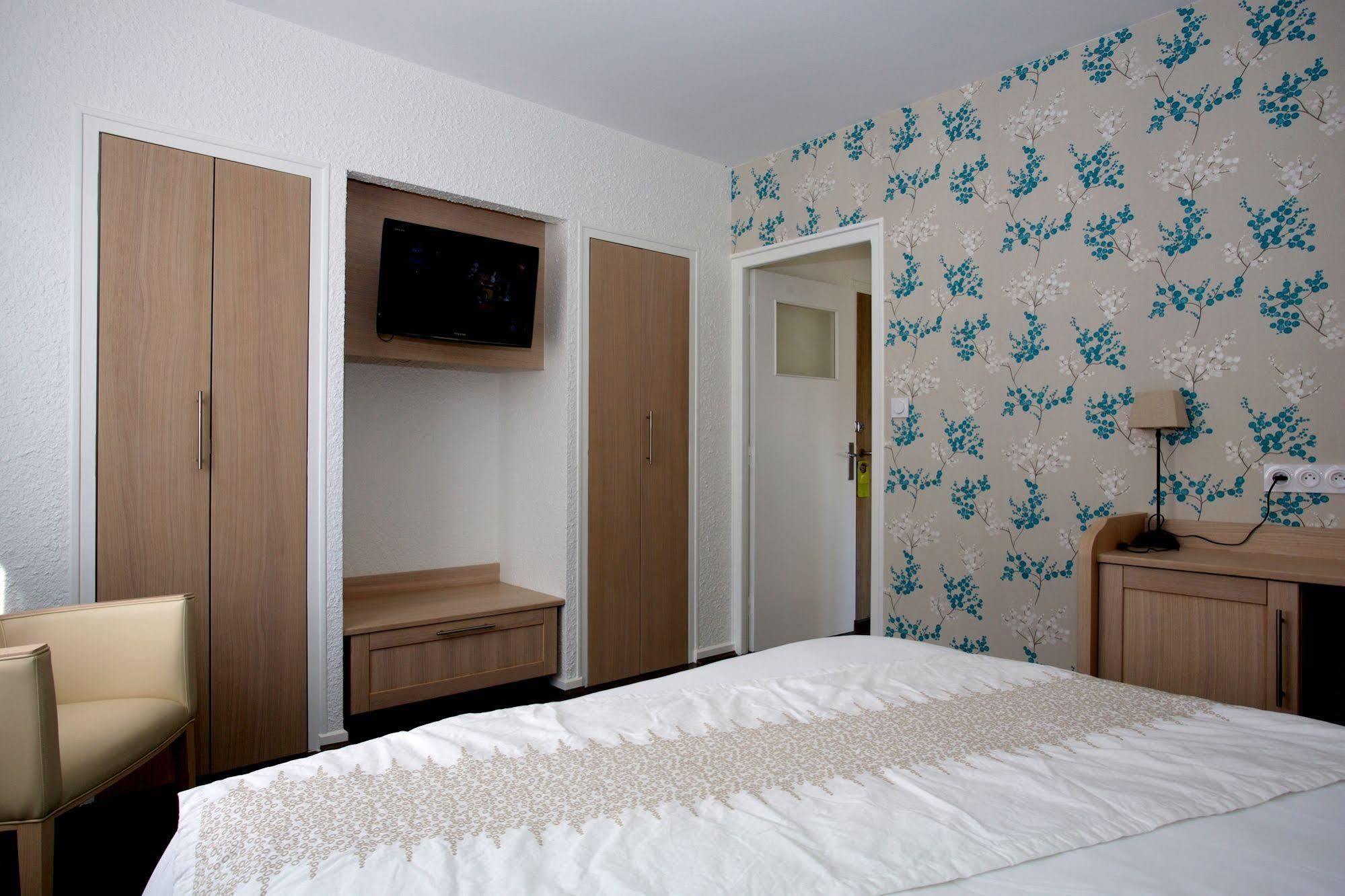 Logis Hotel Restaurant Spa Beau Site Luxeuil-les-Bains Buitenkant foto