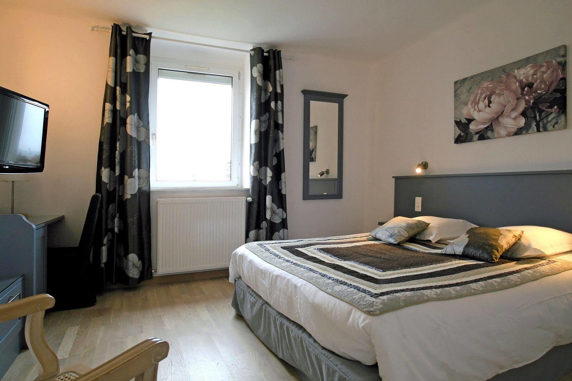 Logis Hotel Restaurant Spa Beau Site Luxeuil-les-Bains Buitenkant foto