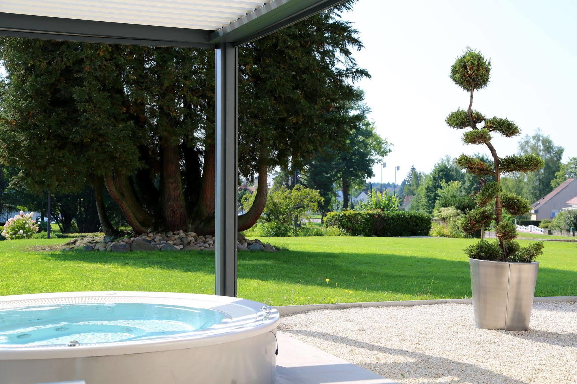 Logis Hotel Restaurant Spa Beau Site Luxeuil-les-Bains Buitenkant foto